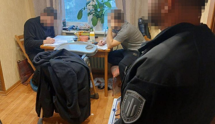 Помогал уклоняющимся выезжать за границу: задержан экс-правоохранитель, который скрывался от следствия, - ГБР. ФОТОРЕПОРТАЖ