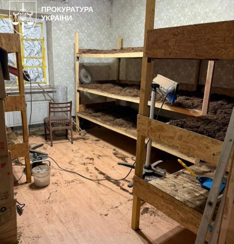 Два нелегальних тютюнових бізнеси викрито у Харкові