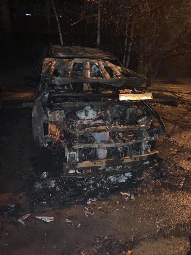 Соосновательнице Батьки SOS Парфеновой ночью сожгли автомобиль 05
