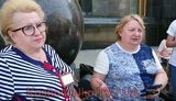 "О, Боже, який жах. Ось телефон БОгдана, чи БогдАна, не знаю...": Мамы военнопленных, пикетирующие ОП, получили СМС от Мендель, но встретиться с ними никто не смог. ВИДЕО