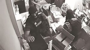 Пограбування ювелірного магазину правоохоронцями: долі обвинувачених