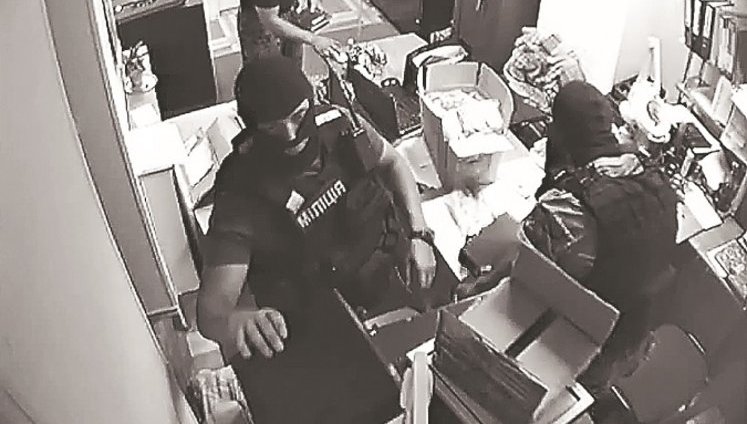 Пограбування ювелірного магазину правоохоронцями: долі обвинувачених