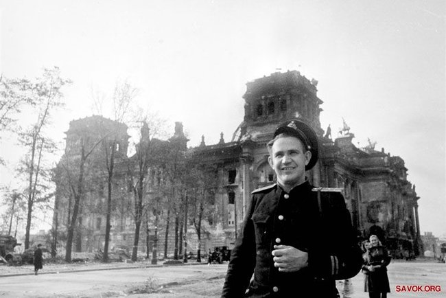 Ціна Прапора над Рейхстагом: трагічні долі прапороносців Перемоги 10