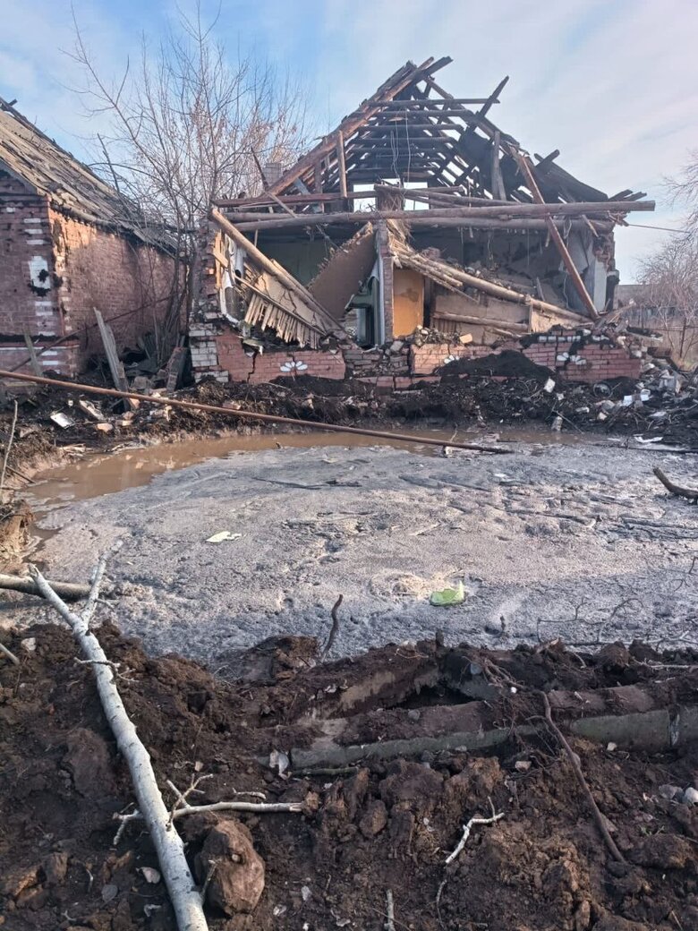Ніч на Донеччині: удари з Градів по Авдіївці та обстріли Курахового. У центрі Бахмута пошкоджено історичну будівлю 02