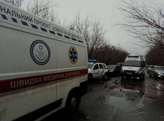 Автобус с 53 пассажирами перевернулся в Донецкой области 02 Автобус с 53 пассажирами перевернулся в Донецкой области 02