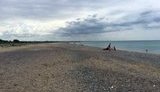 "Вода +23. Міст побудовано, відпочивальників немає!": опубліковано фотографії порожніх кримських пляжів. ФОТО