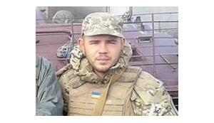 Друзья погибшего снайпера Алексея Тыщика: "Отомстим и за Лешку, и за его маму"