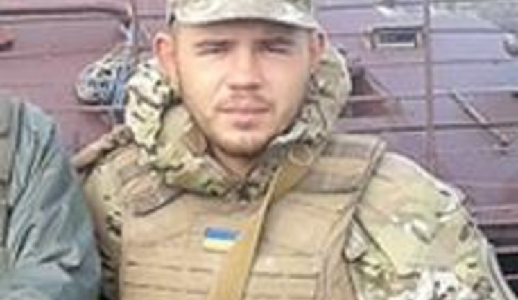 Друзья погибшего снайпера Алексея Тыщика: "Отомстим и за Лешку, и за его маму"