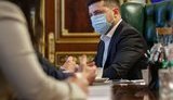 Благодаря соблюдению карантина количество новых случаев COVID-19 начало снижаться, это положительная тенденция, - Зеленский