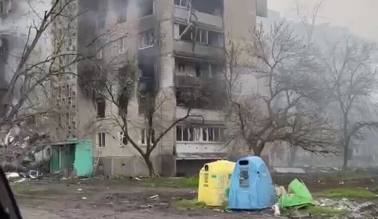 У соцмережі показали, що залишилось від багатоповерхівки у Вугледарі після авіаудару окупантів. ВIДЕО