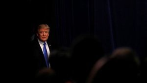 Трамп одобрил повышение потолка госдолга США