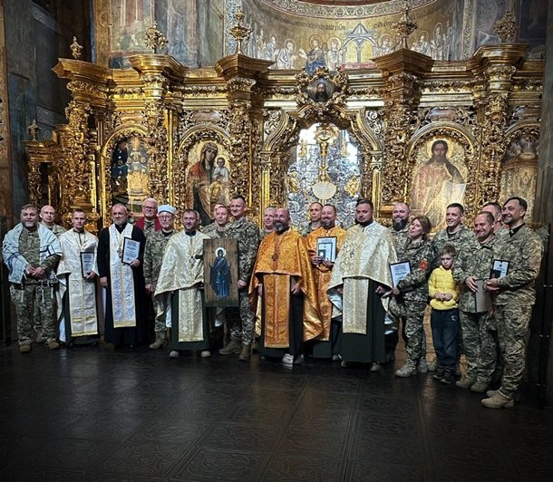 У Києві встановили пам’ятний знак на честь капеланів