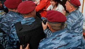 Волнения в Крыму: побоище "Беркута" и казаков, - сюжет российского ТВ. ВИДЕО.