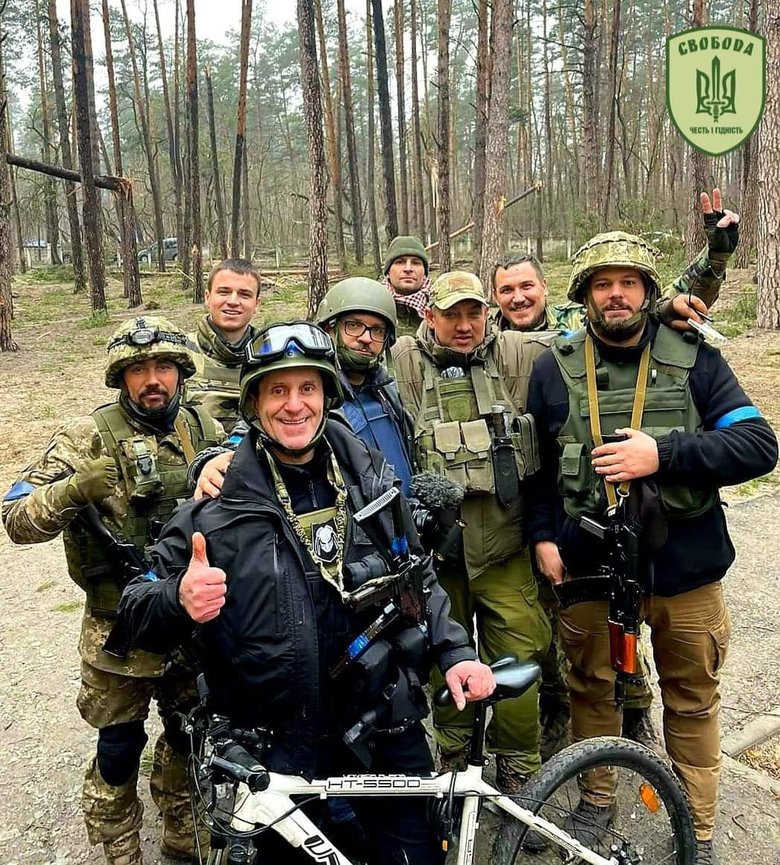 Комбат Петро Кузик: Першими на наші позиції гонять тих нещасних, кого повиловлювали в ДНР і ЛНР. Автомати у них іржаві, а замість військових квитків – невідомо які довідки 02