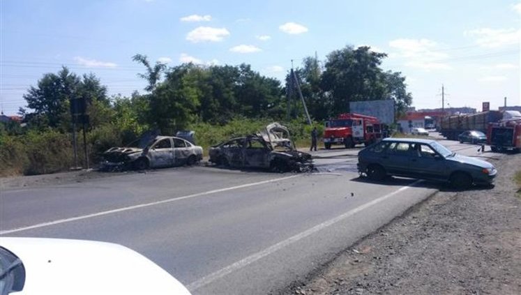 В Мукачево бандиты уничтожили 2 милицейских авто: ранено 3 правоохранителя, - МВД