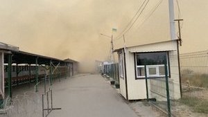 Відразу після ліквідації пожежі КПВВ "Станиця Луганська" буде повністю відновлена, - Єрмак