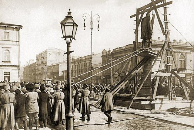 Зараз ми у набагато кращому становищі, ніж Центральна Рада чи УНР у 1917 році, - історик Владислав Верстюк 07