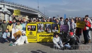 Kyiv activists demand city authorities to fight traffic jams and provide lanes for public transport and bikes. PHOTOS+VIDEO
