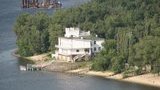 Столичная прокуратура требует отменить договора на аренду земли на Трухановом острове, где незаконно построены здания. ФОТО