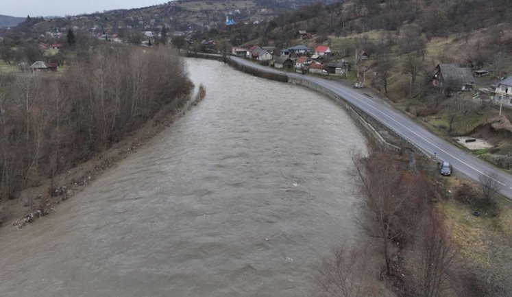 За $3 тис. човном через Тису: затримано організаторів незаконного перетину кордону, серед яких - військовослужбовець