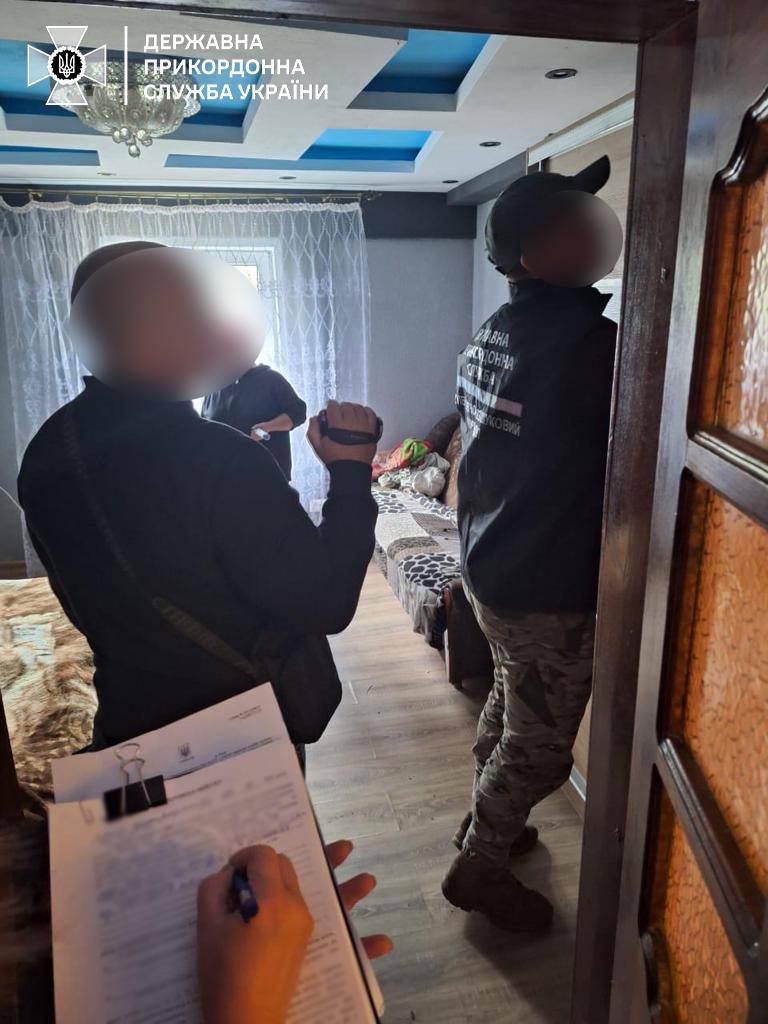 Викрито схему переправлення порушників через кордон