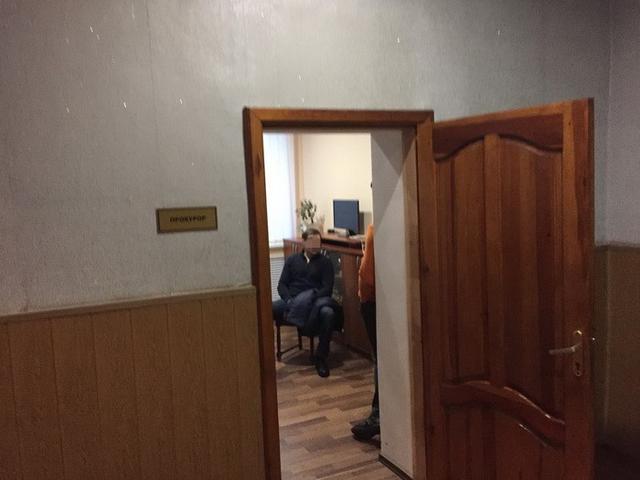 Старший радник юстиції намагався підкупити військового прокурора Кіровоградського гарнізону за тисячу доларів, - СБУ 01 Старший радник юстиції намагався підкупити військового прокурора Кіровоградського гарнізону за тисячу доларів, - СБУ 01