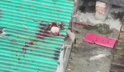 пів окупанта залетіло на дах після атаки дрона