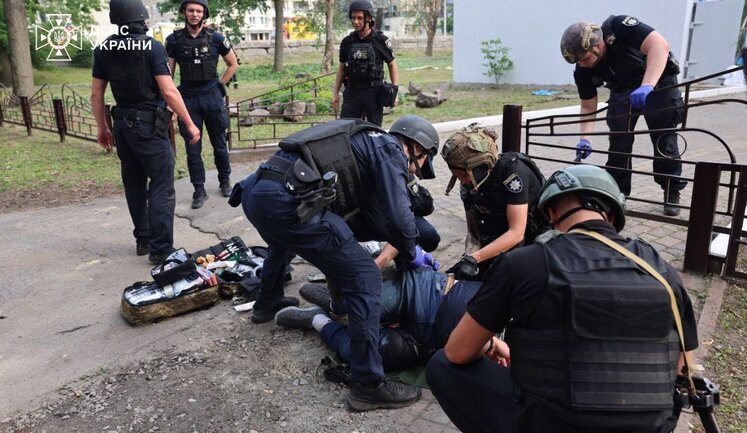 Зеленський відреагував на російський удар по Харкову: Чергове звіряче вбивство, щодня ми втрачаємо людей тільки тому, що РФ відчуває безкарність