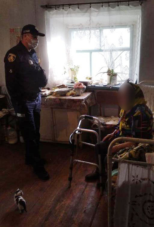 Одним із сіл Херсонщини пройшов торнадо, пошкоджено паркани й дахи будинків, ніхто не постраждав, - поліція 03