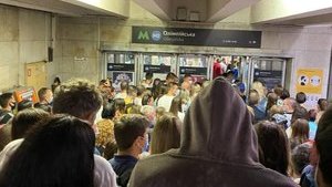 Киевский метрополитен начал ограничивать вход на станции в час-пик