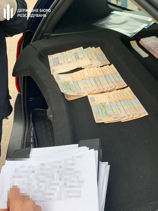 Чиновник Госрыбагентства задержан при получении 70 тыс. грн взятки, - ГБР 03