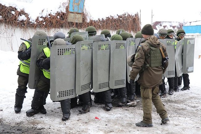 Полицейские и нацгвардейцы тренировались противодействовать попыткам блокировки работы судов в Славянске, - пресс-центр ООС 01