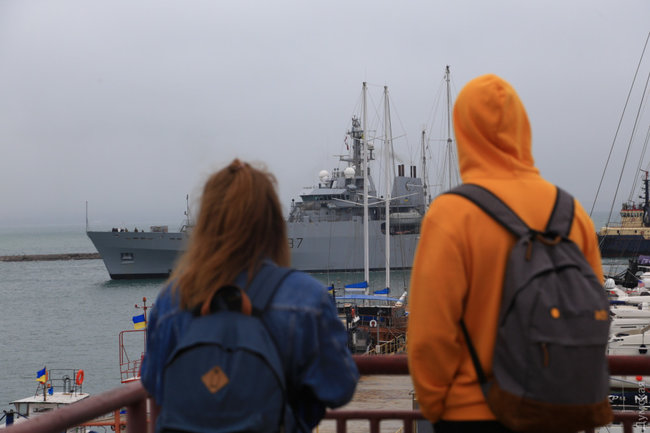 British reconnaissance ship Echo H87 enters Odesa port 04