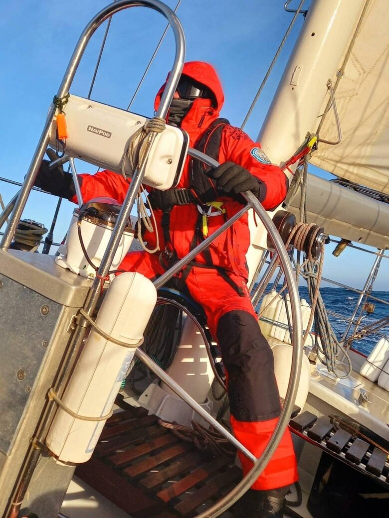 Из Антарктиды на фронт: офицер 28-й ОМБр Андрей Зотов пересек мир, чтобы защищать Родину 03