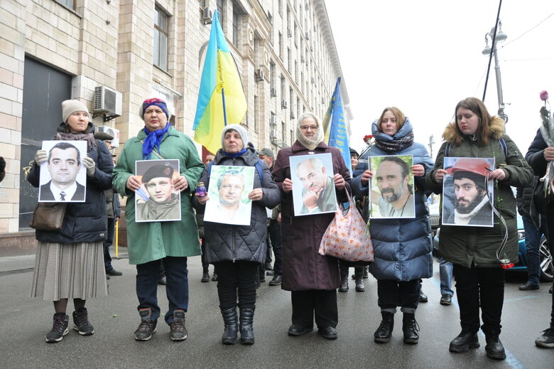 Пам’ять перших загиблих Героїв Небесної Сотні вшанували у Києві 08 Пам’ять перших загиблих Героїв Небесної Сотні вшанували у Києві 08