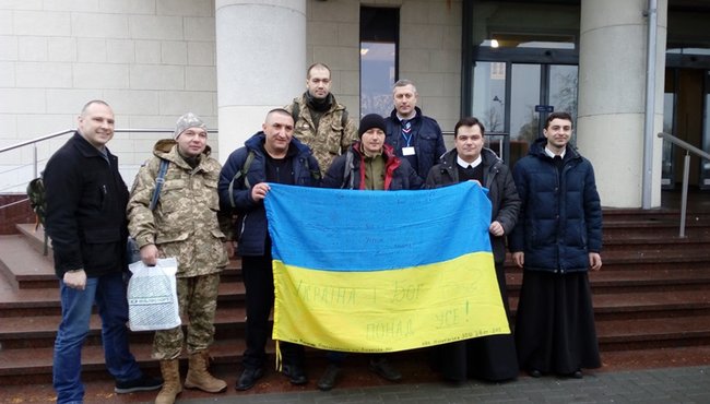 Четверо украинских бойцов будут проходить реабилитацию в Литве, - посольство 01