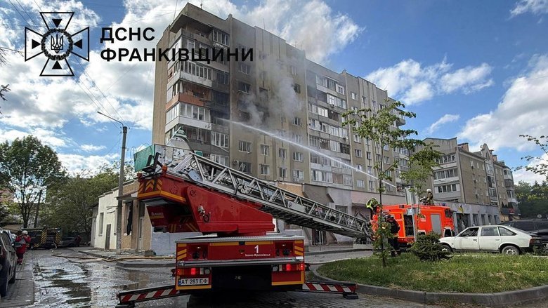 Росія атакувала Прикарпаття: у Франківську є поранені та руйнування