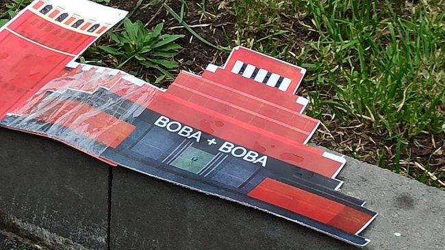 У Києві під посольством РФ в ході акції в память загиблих на Донбасі воїнів спалили Кремль 22 У Києві під посольством РФ в ході акції в память загиблих на Донбасі воїнів спалили Кремль 22