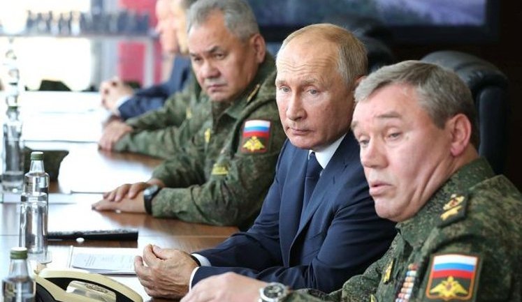 Путін вірить, що може перемогти у війні проти України через неправдиві брифінги з поля бою, - FT