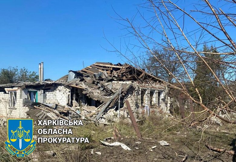 Последствия удара авиабомбой по селу Купянского района 02