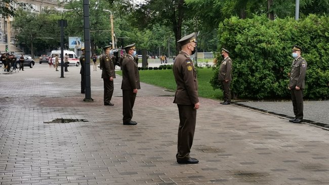 С погибшим в зоне ООС военным медиком Юрием Письменным простились в Днепре 05