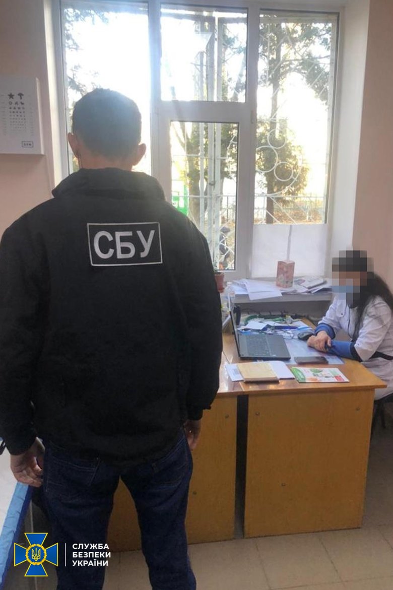 СБУ викрила три маштабні мережі COVID-аферистів у Києві, Львові та Рівному. Ділки обслужили понад 10 тис. осіб 07