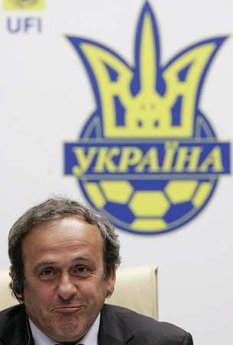 Мишель Платини в ходе визита в Украину. Фото Reuters