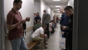 Комісії не кажуть "згори", скільки осіб треба визнати придатними, - голова ЦВЛК Мірошниченко
