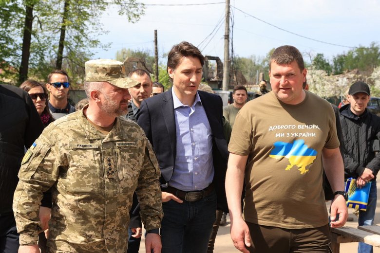 Trudeau arrived in Irpin to see horrors committed by Russian occupiers, - mayor Markushin 03