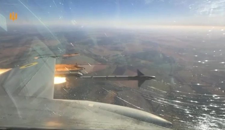 Украинские истребители F-16 сбивают российские ракеты. ВИДЕО