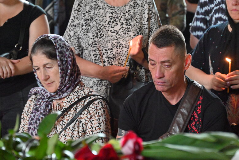 У Володимирському соборі попрощалися із загиблим у боях за Україну воїном Микитою Оптимістом Красновідом 42