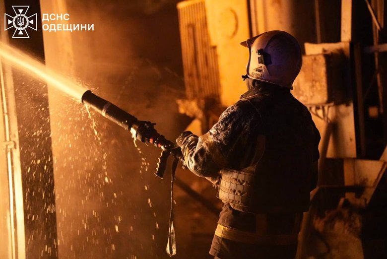 Масований обстріл Одеси: збитки складів і енергетики
