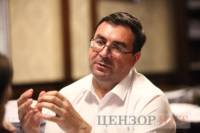 В.о. голови Державної податкової служби Євген Олейніков: Суму в 400 тис. грн держава визнає доходами, які ви могли накопичити. Віримо на слово 05