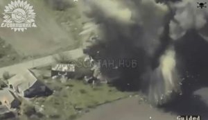 Штаб батальона оккупантов исчезает в дыму после атаки украинского МиГ-29 на Запорожском направлении. ВИДЕО